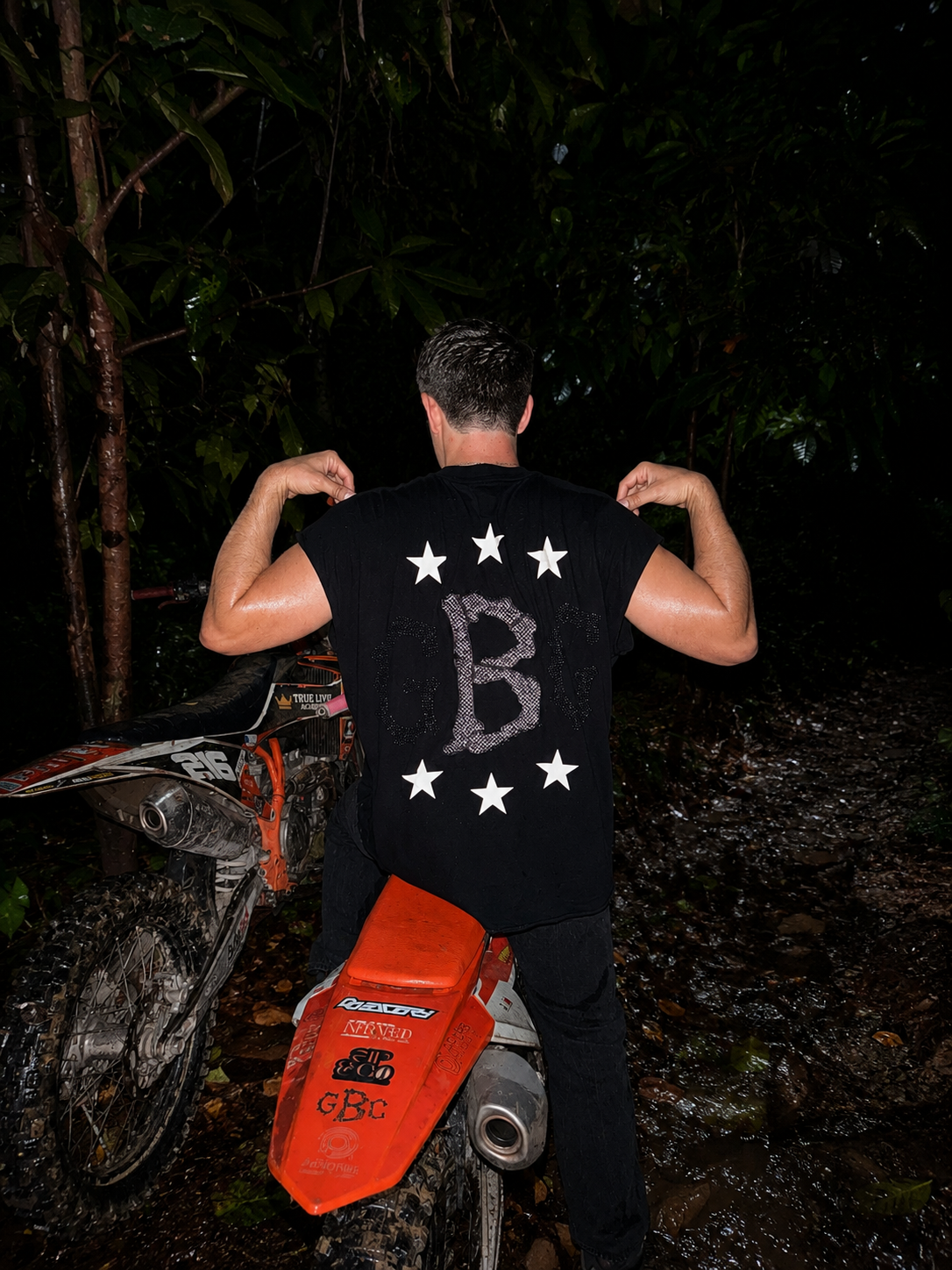 CAMISETA BLACK SLEEVE LESS GB STAR CLUB